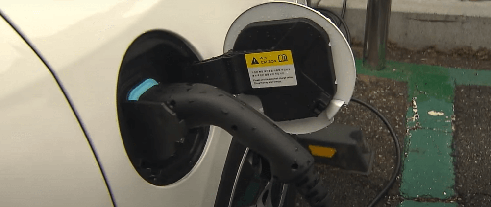 전기차 전기충전중