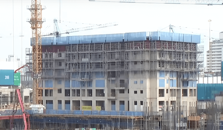 2024년 청약경쟁률 전망 - 아파트 건설현장
